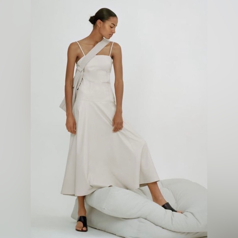 ZARA NWT Gorgeous Faux leather off white Midi dress - Size Small